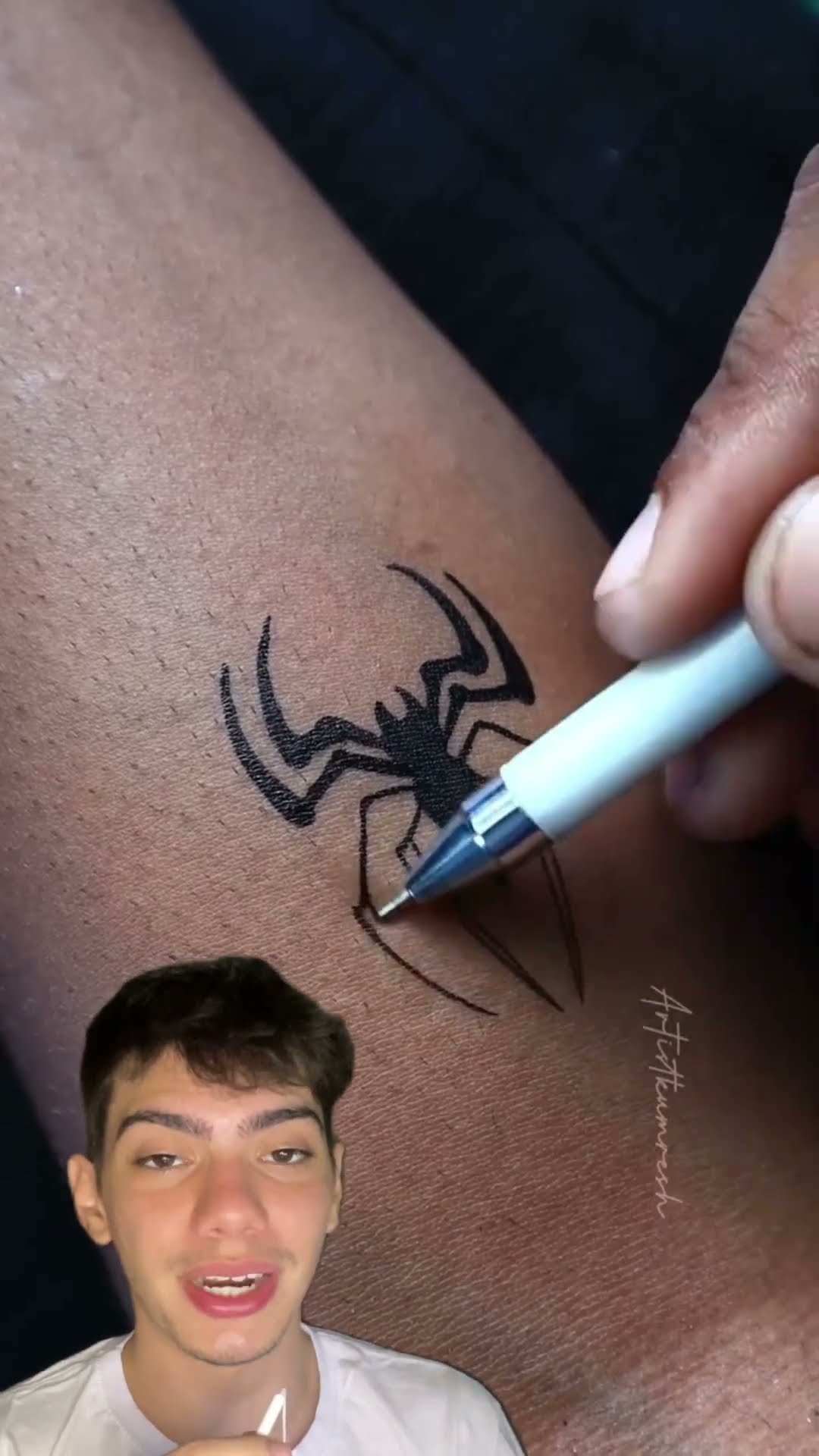 Como desenhar uma aranha que parece de tatuagem! ?️