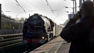 6233 Duchess Of Sutherland Barrels Through Biggleswade On The Lindum Fayre - 081218