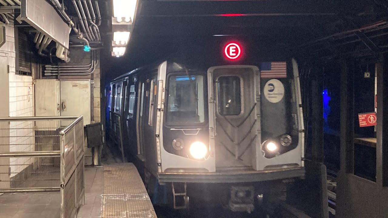 (E) (R) Train Action at Cortlandt Street - YouTube