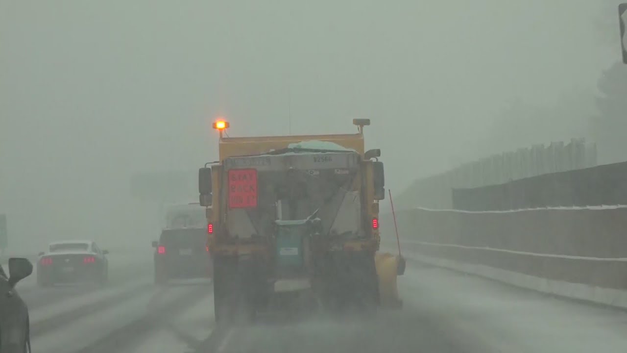 MoDOT and IDOT prepare the roads for this week's winter weather - YouTube