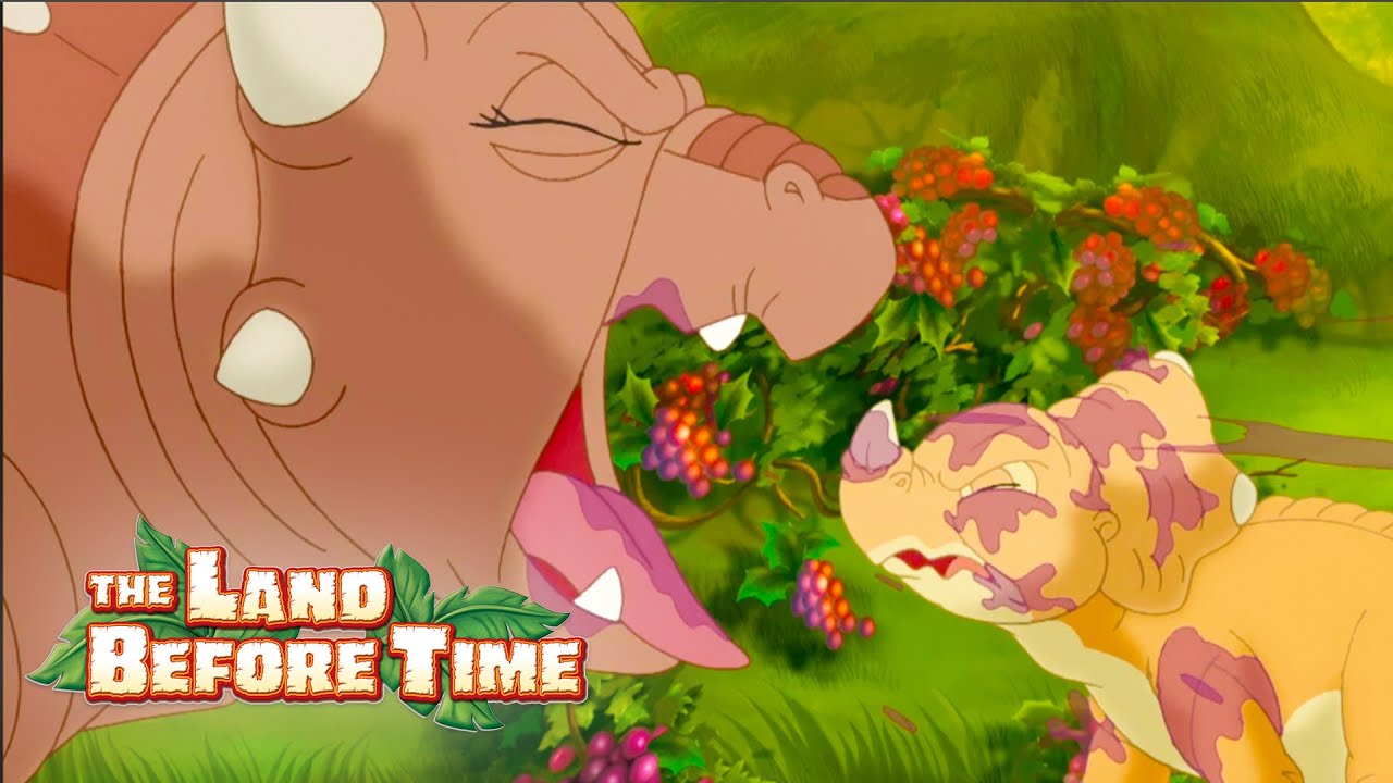 Helping A Friend In Need | Full Episode | The Land Before Time
