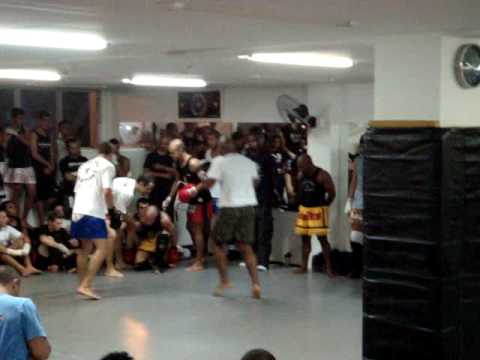 EXAME FAIXA PRETA ACADEMIA CHUTE BOXE SE VIRA NOS ...