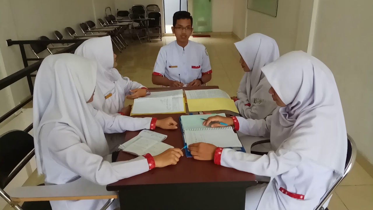 Role Play Pre & Post Conference Manajemen Keperawatan byPoltekkes