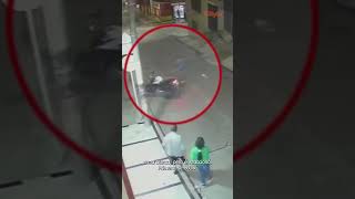 Con patada voladora ciudadano evitó hurto en San Cristóbal | CityTv