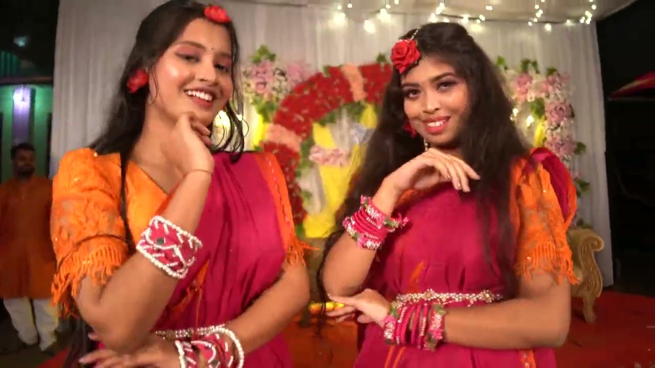 রিতার হলুদের পরশে আনন্দ উল্লাস