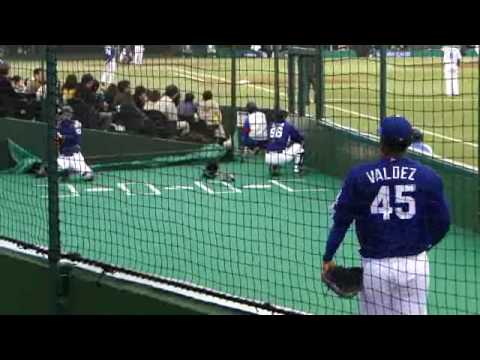 2010/03/14 西武ドーム バルデス ブルペンでの投球練習