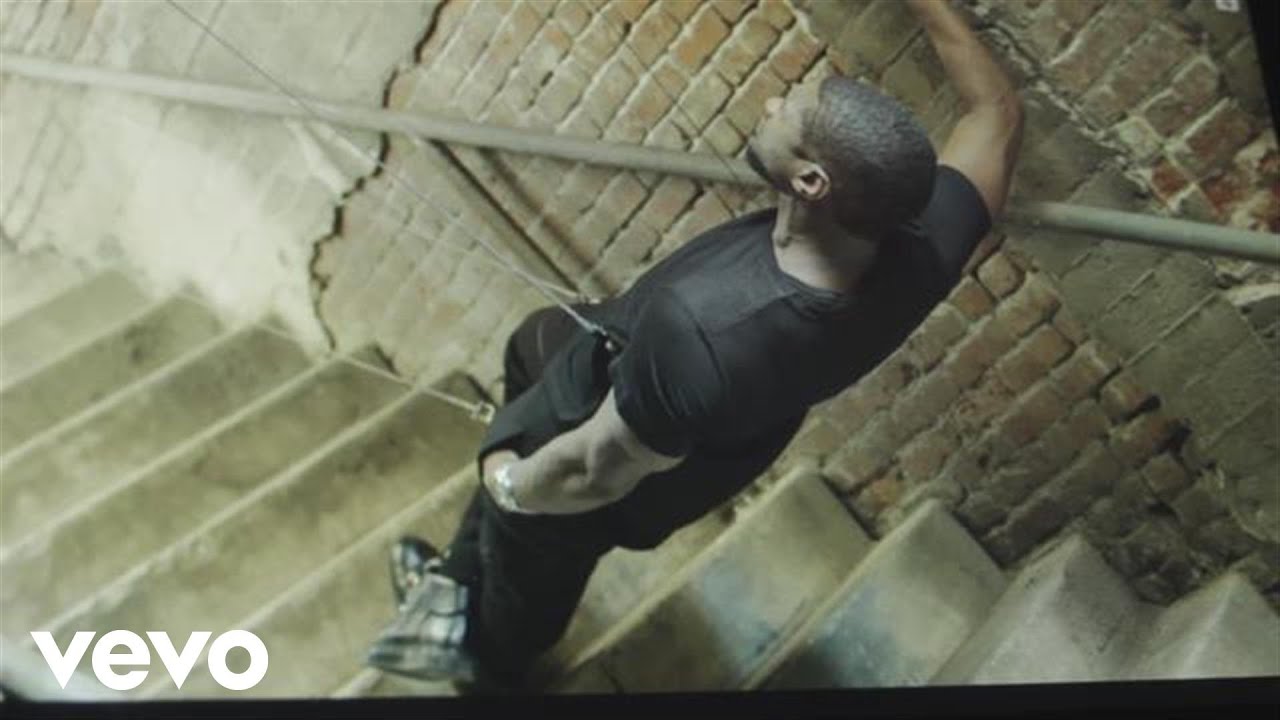 Usher - She Came II Give It II U - Behind The Scenes ft. Nicki Minaj