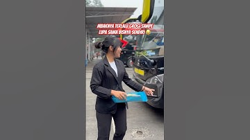 Mbak Ika Pramugari Tunas Muda agak grogi Hehehe #shorts #tunasmuda #bus #pramugari