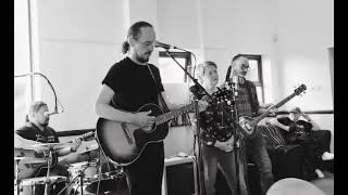 The Low Countries perform Low Country