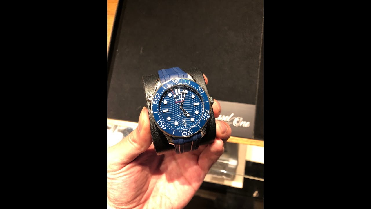 OMEGA SEAMASTER DIVER 300M 210.32.42.20.03.001 BLUE DIAL BLUE RUBBER COAXIAL MASTER CHRONOMETER 42MM