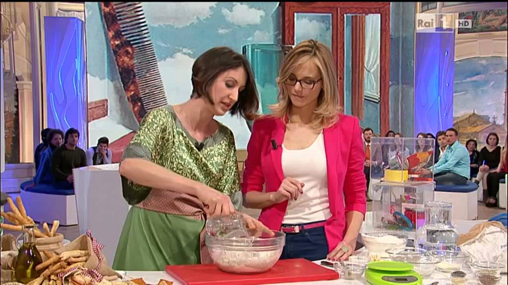 Cracker e grissini - autoproduzione e decrescita felice - Lucia Cuffaro Rai 1