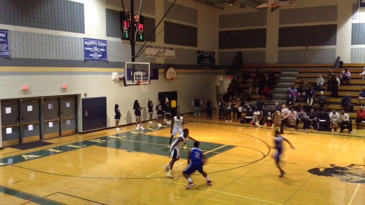 Detroit Osborn basketball star Armonee Felder learns lesson from punch