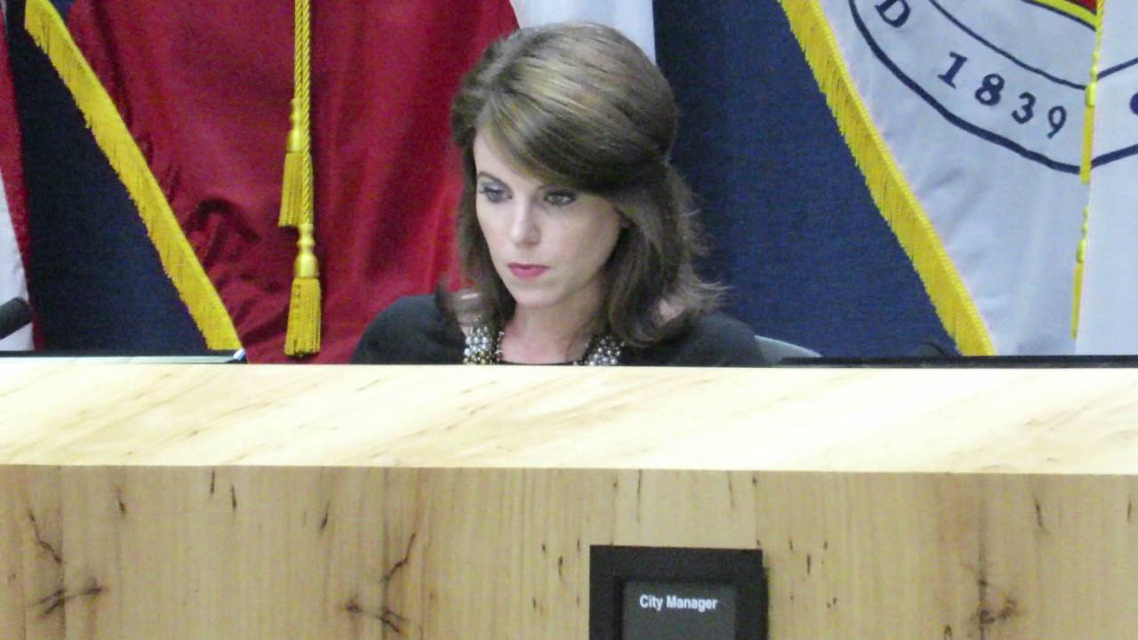 Rae speaks at Austin City Hall on water fluoridation 16Jun2016
