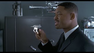 Агента J вооружают - Люди в чёрном (1997)