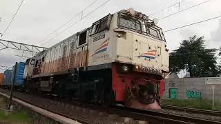 Kompilasi Kereta Api di PJL 81 Bekasi pada tgl 5 dan 21 Januari 2018