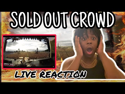 Live Reaction-Green Day Crowd Singing Bohemian Rhapsody Reaction