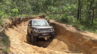 Land Rover Discovery 4 - Glasshouse Mountains Powerlines Track