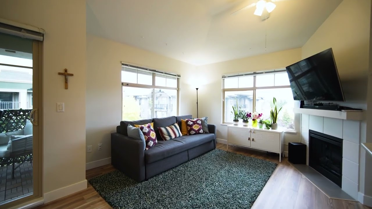 penthouse unit under $625 in Maple ridge Downtown