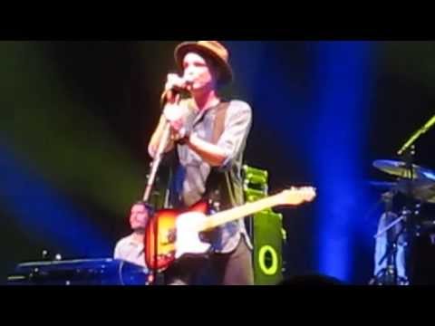 Travis - Moving (live in LA @ The Wiltern 10.04.13)