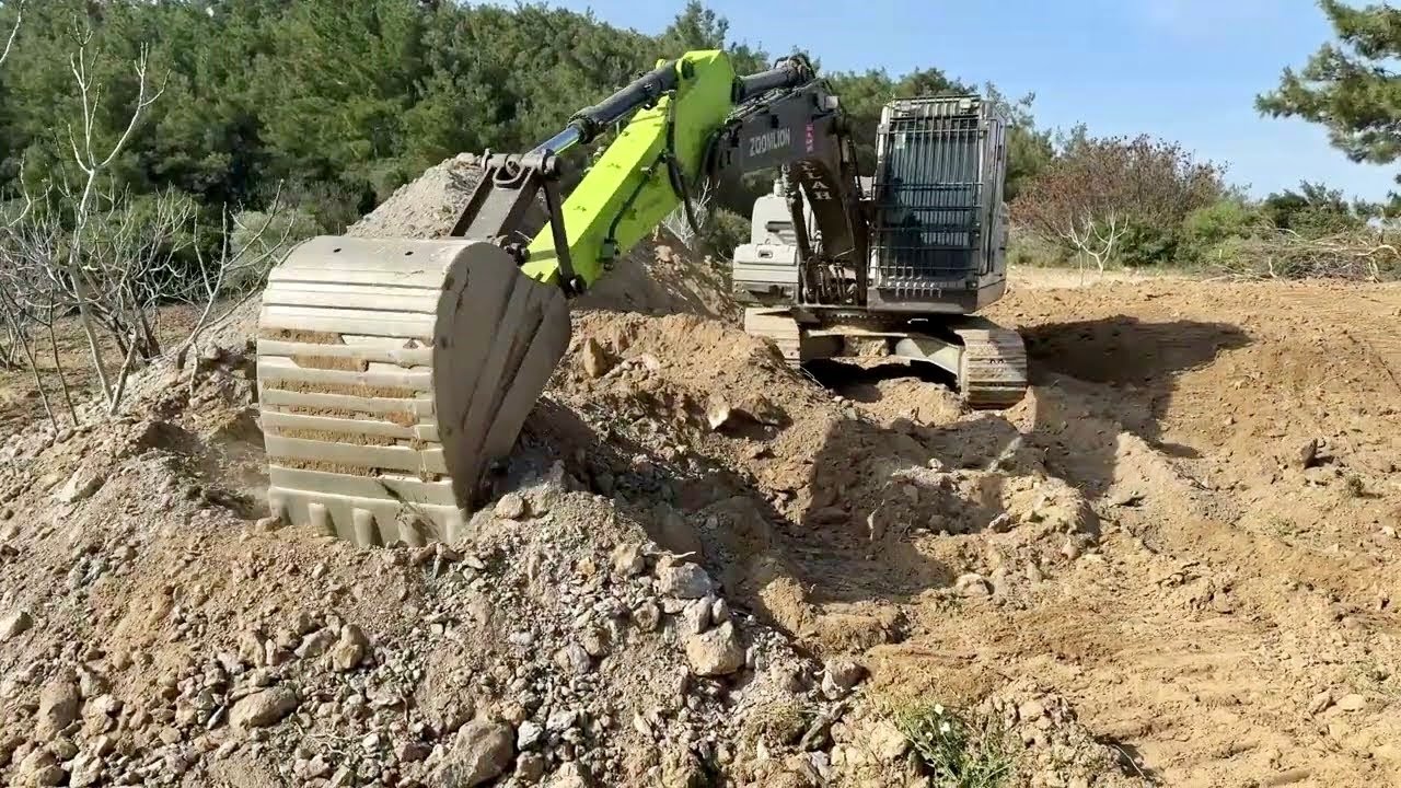 Yine Kepçe İşi Çıktı - Bahçe Kenarındaki Çalıları Temizleyip Fidan Çukuru Kazıyoruz