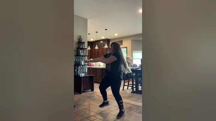 Mamiii by Becky G and Karol G - Zumba