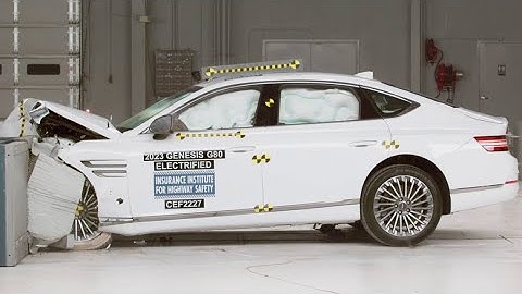 2023 Genesis Electrified G80 original moderate overlap crash test (extended footage)