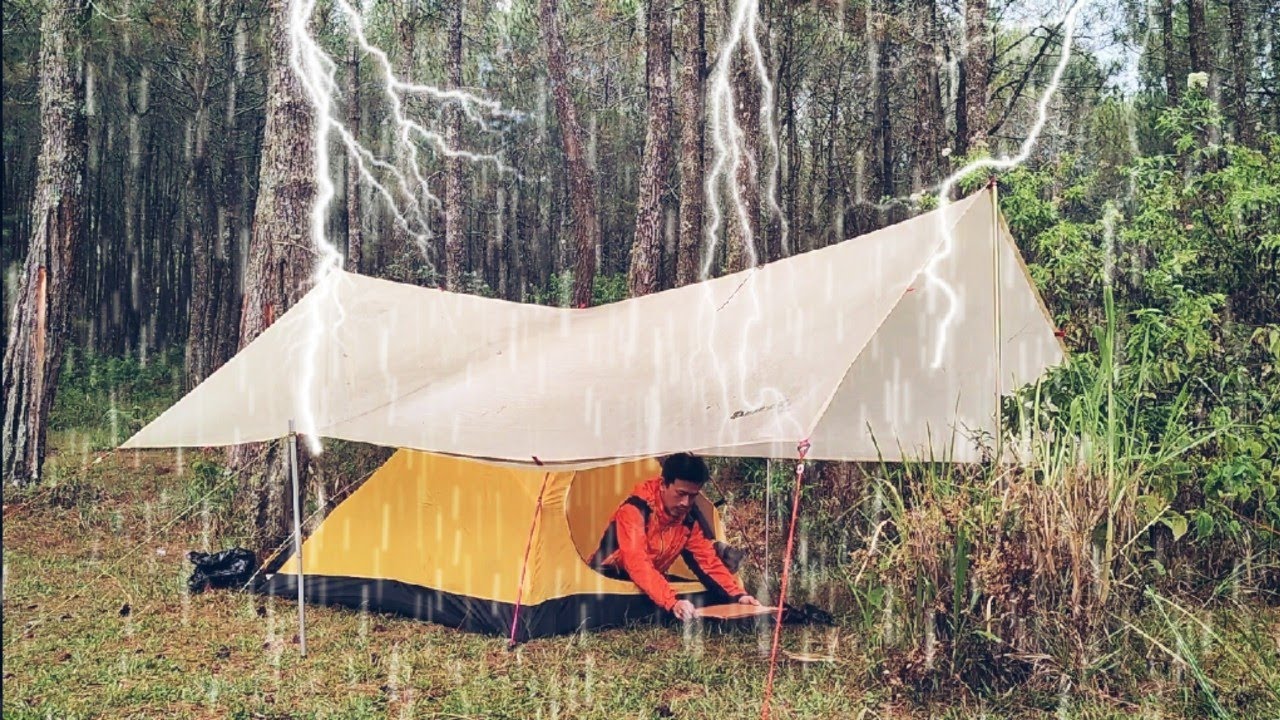 SOLO CAMPING IN LONG HEAVY RAIN AND THUNDERSTORM - IN THE RAIN ALL ...