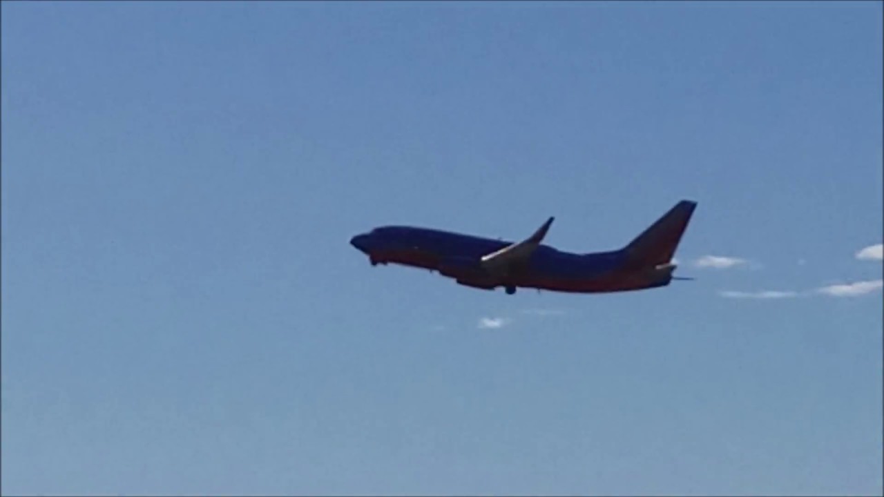 plane-spotting-at-john-glenn-columbus-international-airport-cmh-11-10