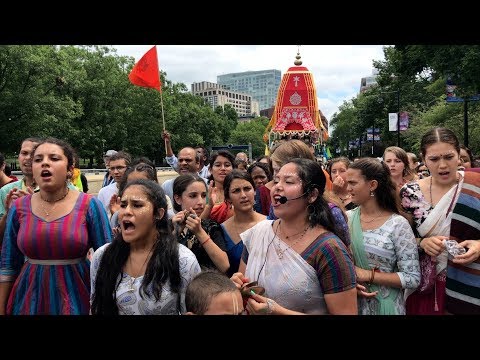 Video: Kuten Ratha Yatra Vietetään Intiassa