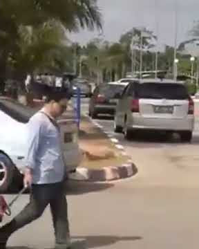 Bandara Hang Nadim Batam News:Dasar REZIM BANGSAT...SakarepE RAIMU Dw Ae nyuruh Org2 Cina Bebas dtng