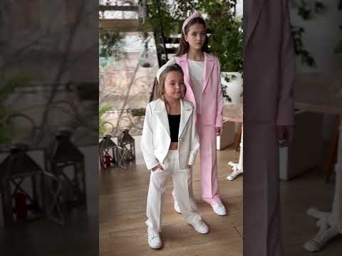 Костюм -двійка дитячий підлітковий брючний для дівчинки, піджак однобортний, брюки, нарядний, шкільна форма, Молочний, 110-116, видео 1