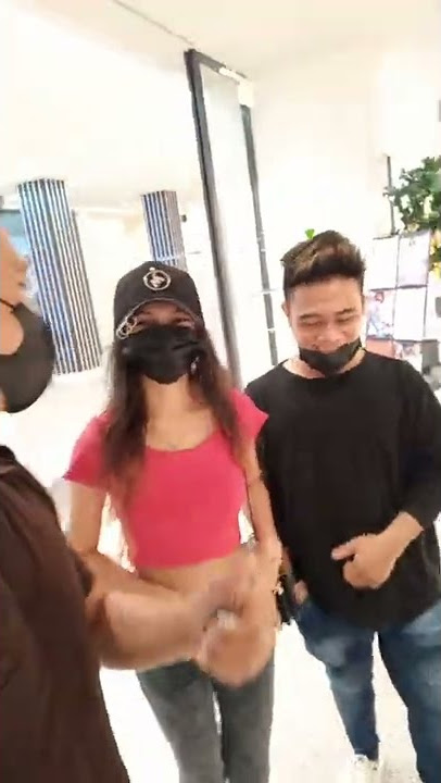 Bertemu Fans dj manado @hendroengkenggrs8398 dan @michellewanggi1155 di Toko H&M kota manado🔥 Thanks🙏