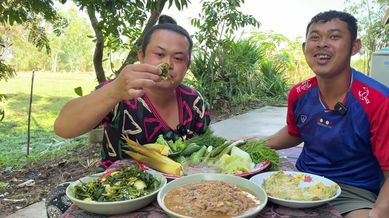 ป่นปลาทูกับส้มผักที่ทำเองกับมือ บอกได้เลยว่าอร่อยสุดๆ