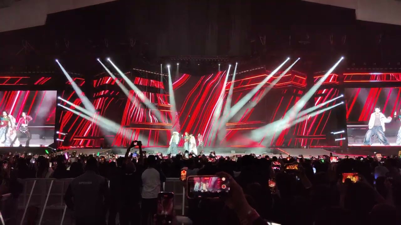 231006 KARD (카드) - CAKE @KCON SAUDI ARABIA 2023 FanCam 4K