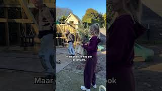 Download Lagu Een speelhuisje voor Nami bouwen! 👶🏡 MP3