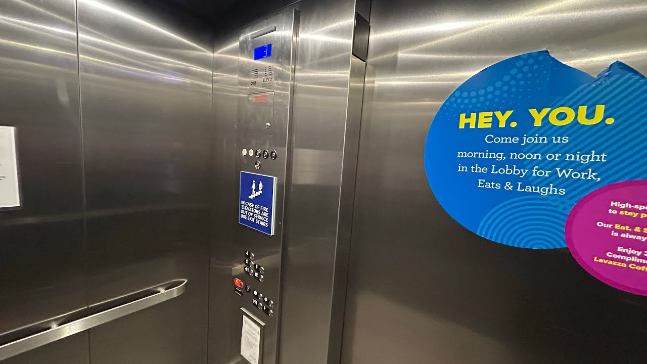 Гидравлические лифты Otis серии 2 в отеле Tru By Hilton Charleston Mount Pleasant в Маунт-Плезанте.