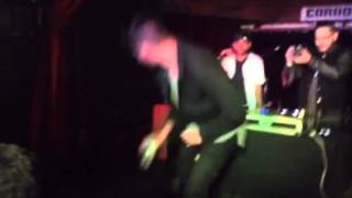 Watch Alvaro Diaz La Milla De Oro video