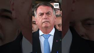 PF apreende cerca de 14 mil dólares na casa de Bolsonaro