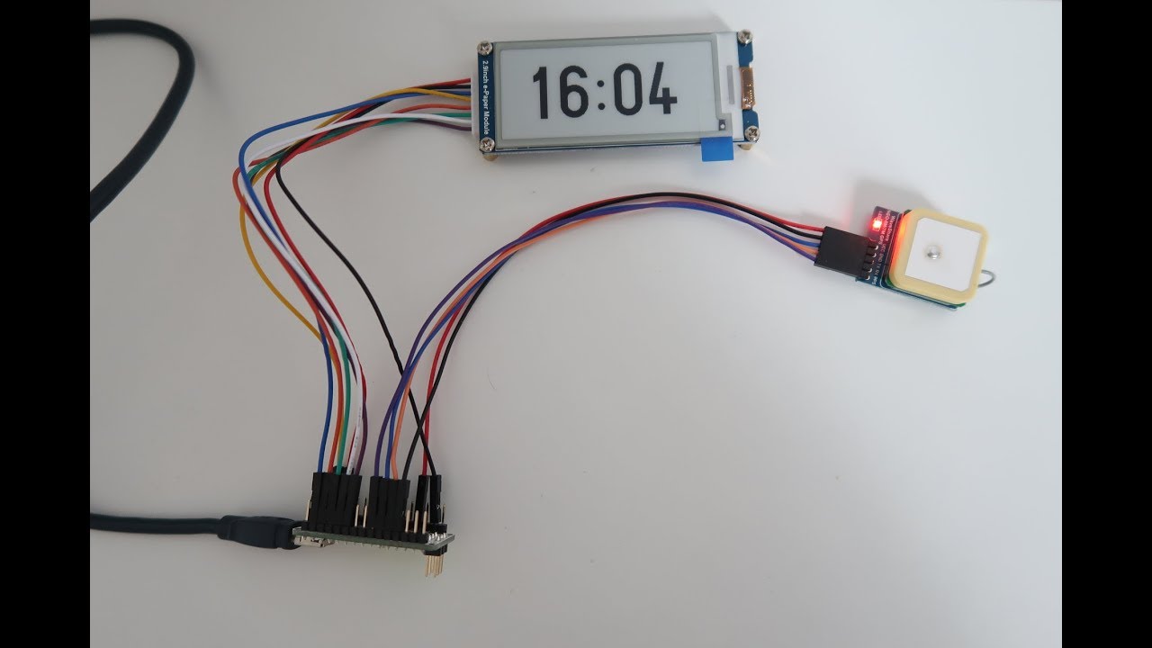 Selfadjusting clock with edisplay YouTube