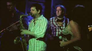 Damon Grant sax solo with kylie auldist
