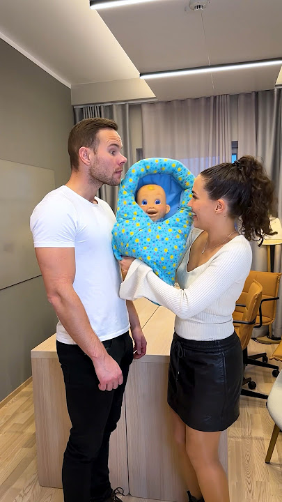 Babysitting hack 101: always locate the ’pause’ button first! 🚨😂 #uncannyvalley #crybaby ​⁠