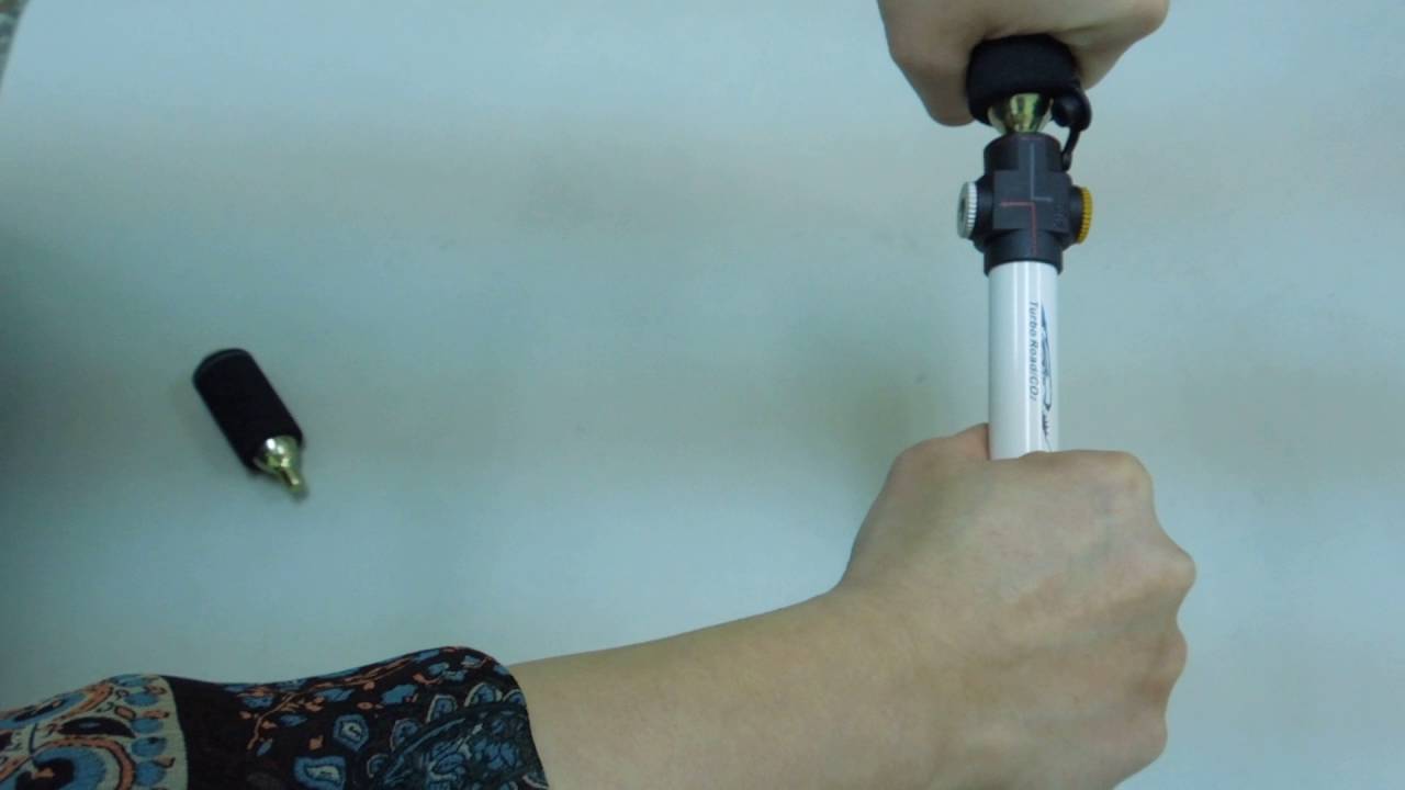 How to use AIRACE CO2 hand pump YouTube