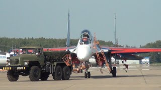 Буксировка СУ-30СМ &quot;Русские Витязи&quot; под звук ИЛ-76. Aircraft towing Su-30sm &quot;Russian Knights&quot;.