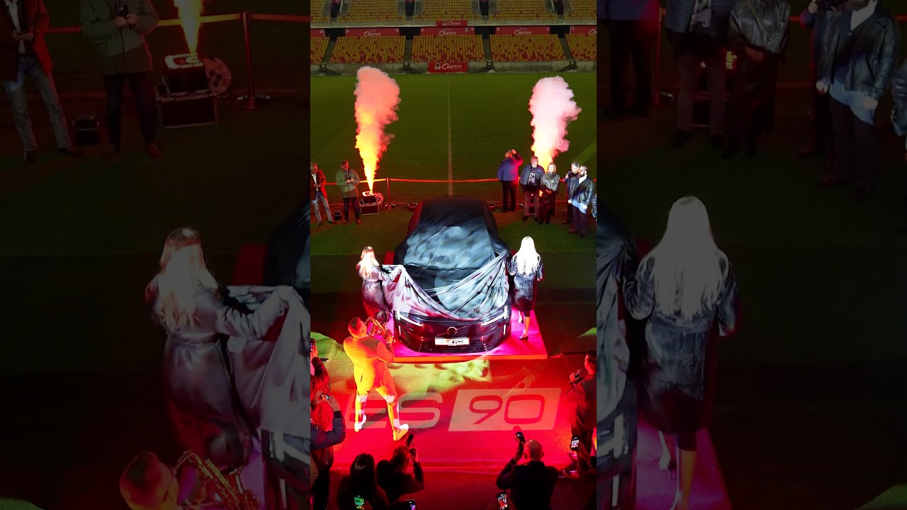 13 lutego w&nbsp;Chorten Arenie odbyła się wyjątkowa premiera nowego Volvo ES90. To&nbsp;był wieczór pełen emocji, inspirujących rozmów i&nbsp;pierwszych spotkań z&nbsp;modelem, który&nbsp;wyznacza nowy kierunek w&nbsp;segmencie luksusowych samochodów elektrycznych.

Volvo ES90 to&nbsp;esencja skandynawskiego designu, innowacyjnych technologii i&nbsp;zaawansowanych systemów bezpieczeństwa. Podczas wydarzenia zaprezentowaliśmy jego możliwości w&nbsp;niezwykłej oprawie, w&nbsp;gronie zaproszonych gości i&nbsp;miłośników marki.

Chcesz poznać Volvo ES90 bliżej?
Umów się na&nbsp;jazdę testową i&nbsp;doświadcz go z&nbsp;perspektywy kierowcy.
https://nordauto-bialystok.volvocars-partner.pl/jazda-testowa-model-es90/

Odwiedź też:
🔴 Instagram: @volvonordauto
🔴 Facebook: @volvonordauto
🔴 Blog: blog.nordauto.com.pl

📩 salon.olsztyn@nordauto.dealervolvo.pl
📩 salon.bialystok@nordauto.dealervolvo.pl

#VolvoES90 #Volvo #Premiera #ChortenArena #NoweVolvo #electricluxurycar