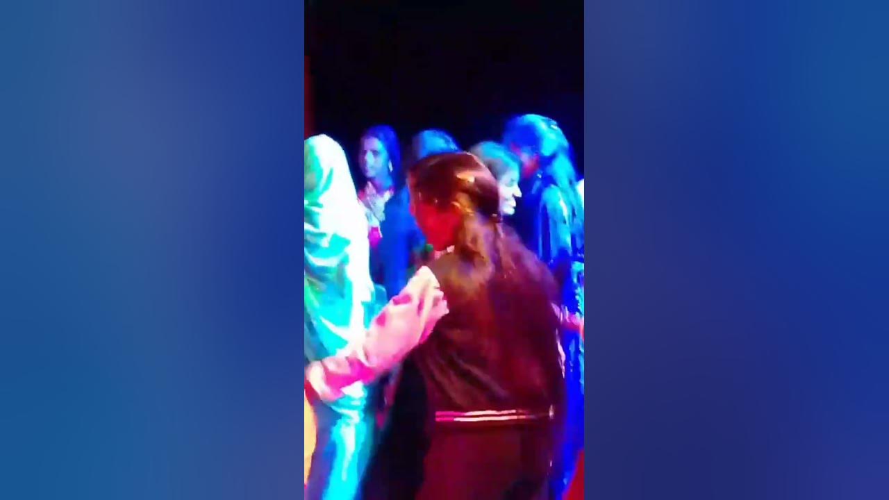 holi gana gana video mein