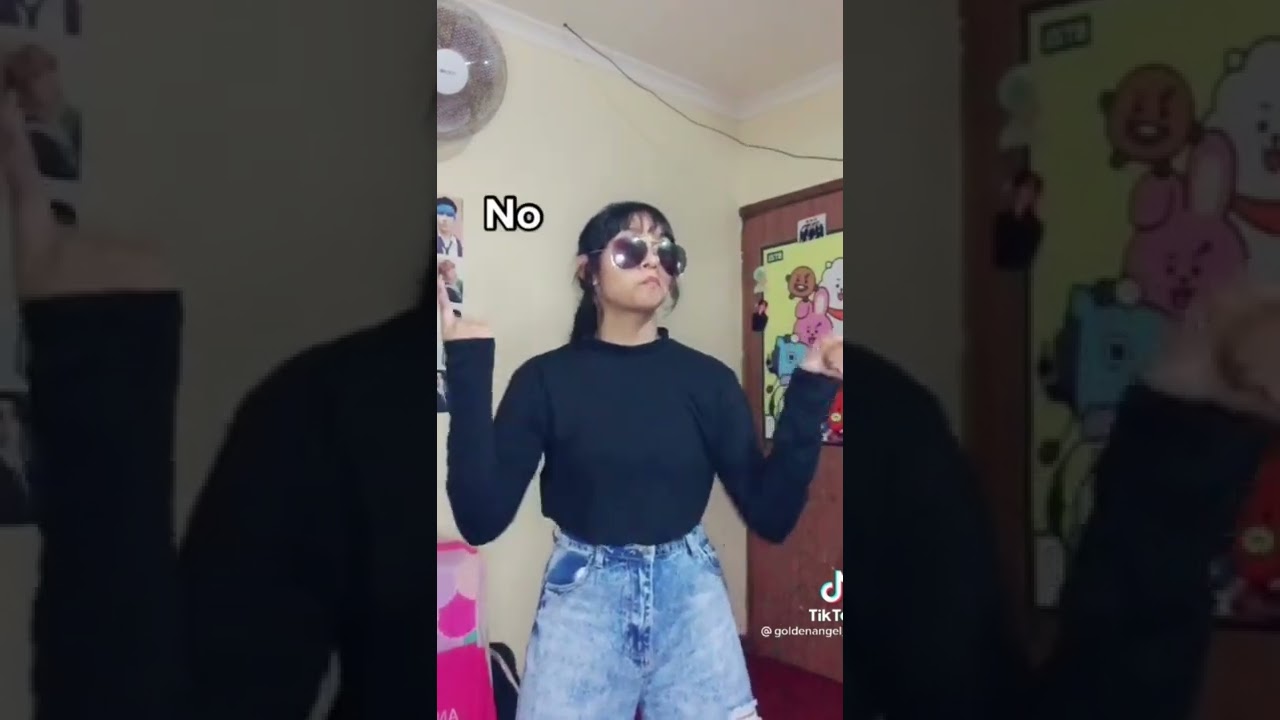 BTS plz come to south Africa 🥺😭🙏. they are some African army's, plz come to FNB stadium 🙏