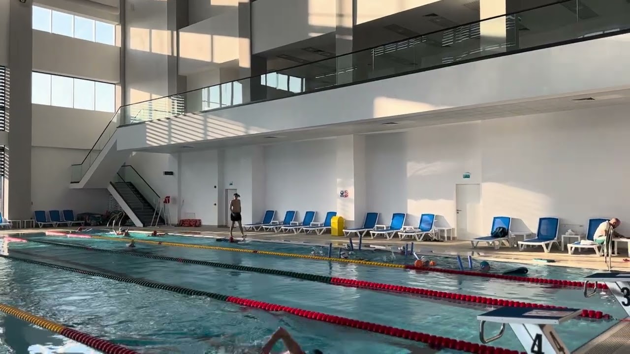 Experience the Joy of Swimming with Expert Guidance! 