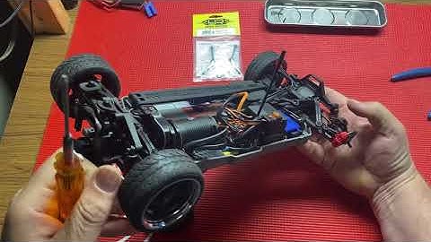 Installing Yeah Racing drive axles in the Traxxas 4Tec 35 Hot Rod