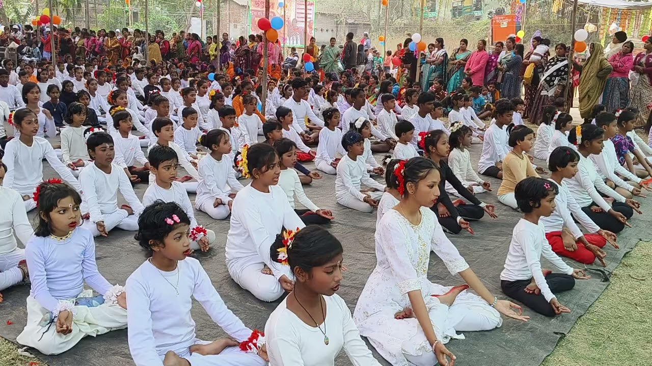 আনন্দলোকে মঙ্গলালোকে বিরাজ সত্যসুন্দর 