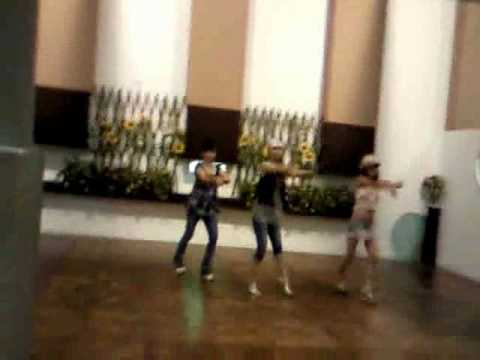 高醫及小港眼科2010年春酒-蘋果家族表演03